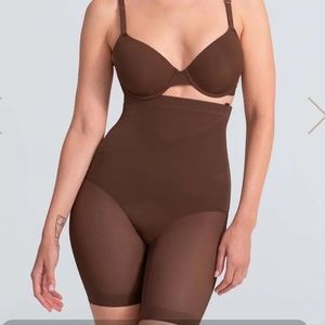 NWT Honeylove Super Power Short in Mocha
